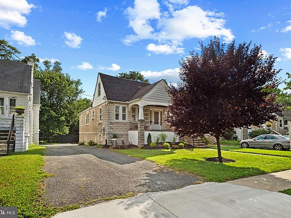 2nd image of 3045 Pinewood Ave