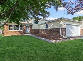 1718 Patricia Ln, Saint Charles, IL 60174