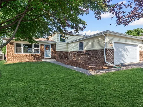 1718 Patricia Ln, Saint Charles, IL 60174
