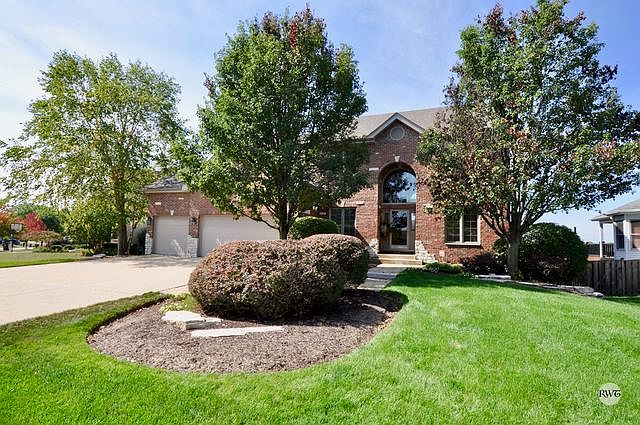 1st image of 529 Danbury Dr