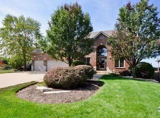 529 Danbury Dr, Oswego, IL