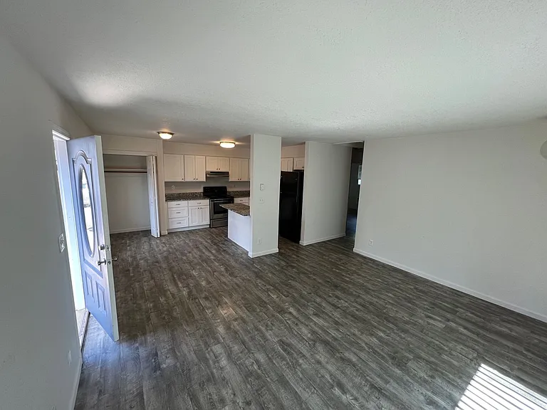 11575 SW Greenburg Rd #8 — Photo 17