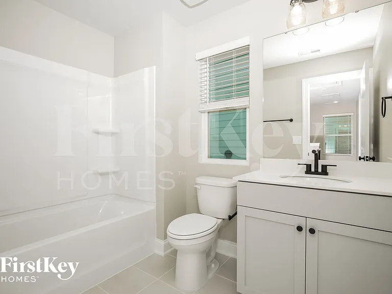 744 Lightrail Dr — Photo 15
