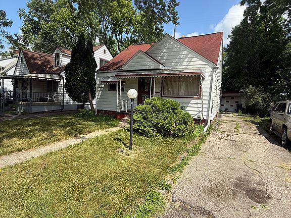 3rd image of 501 E Marengo Ave