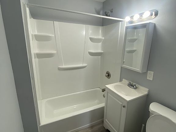 5th image of 174 Curtis St Floor 3