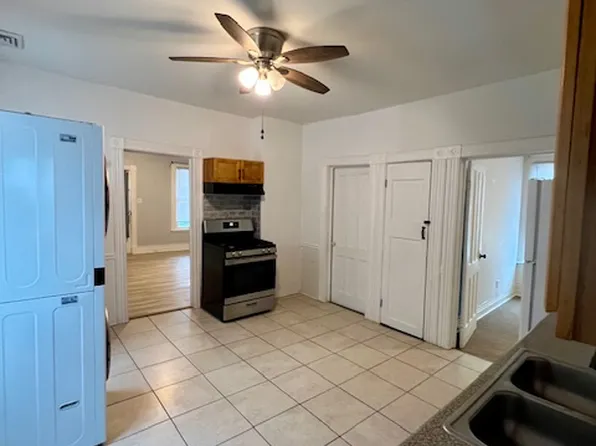 39 1/2 Milton Ave APT 2, Amsterdam, NY 12010