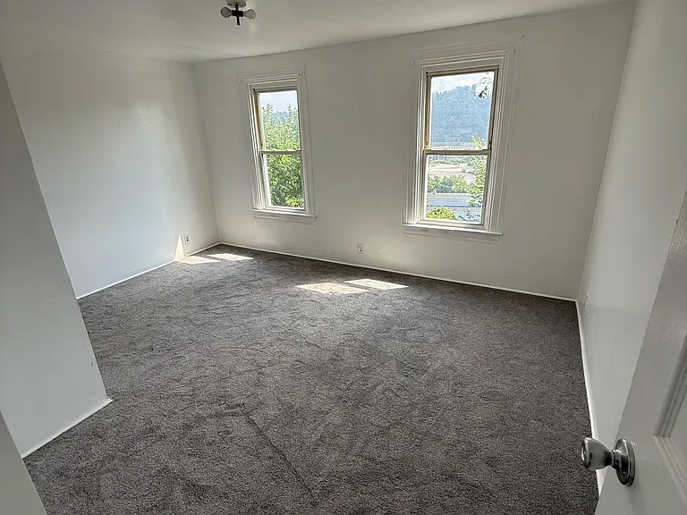 1217 Lookout Ave — Photo 11