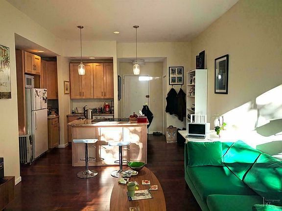3rd image of 136 E 30th St APT 2R