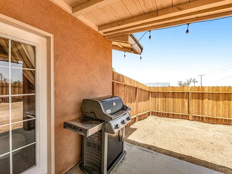 6585 Pine Spring Ave — Photo 30