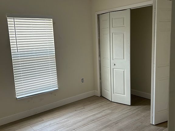 Middle bedroom