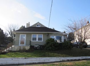 18 Chestnut Pkwy, Wallingford, PA 19086