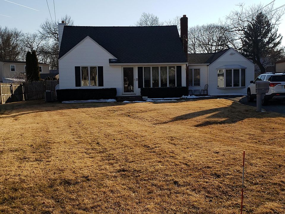 1st image of 104 Dawn Ct