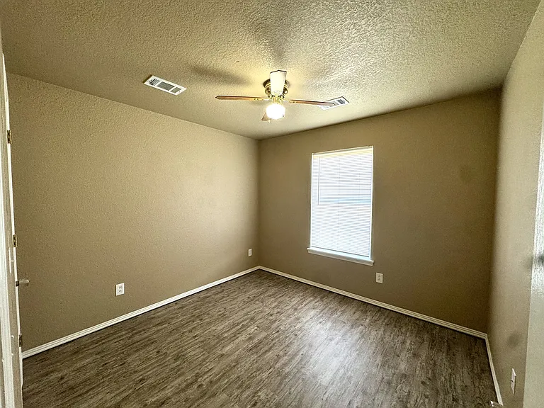 121 Lanita Dr — Photo 5
