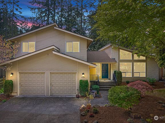 3rd image of 7216 Turquoise Drive SW