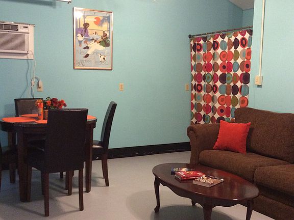 4th image of 818 W Magnolia Ave #1