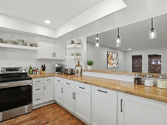 5th image of 7919 Lakehurst Dr