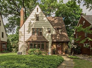 3290 Grenway Rd, Shaker Heights, OH 44122