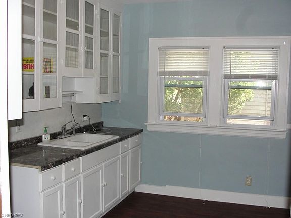 4th image of 3819 Cullen Dr