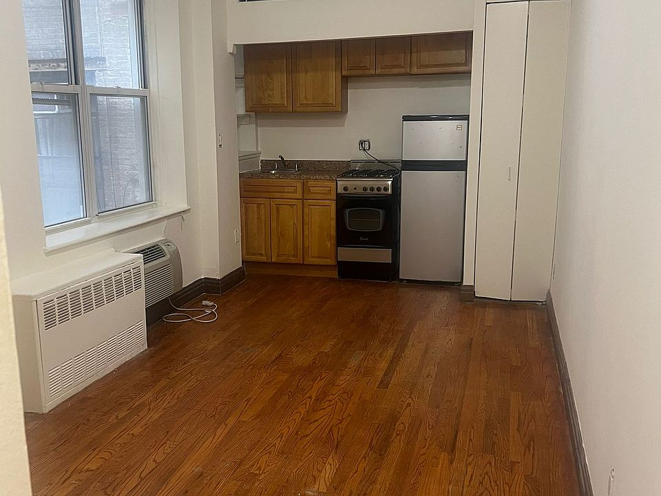 1st image of 320 W 96th St APT 1E