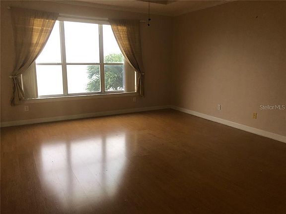 5th image of 222 Sand Key Estates Dr