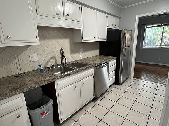 3rd image of 1500 S Albert Pike Ave APT 9