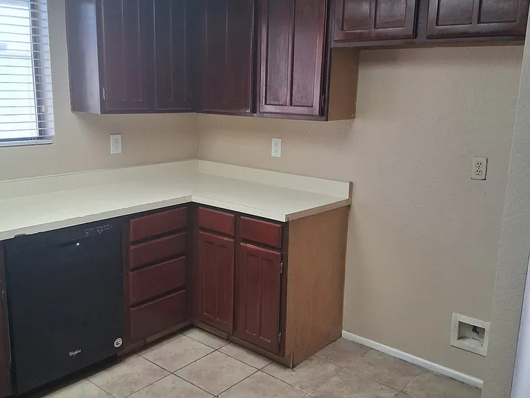 9249 N Eagle Dancer Dr — Photo 3