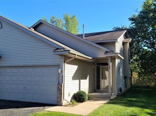 905 14th Ln SE, Cambridge, MN 55008