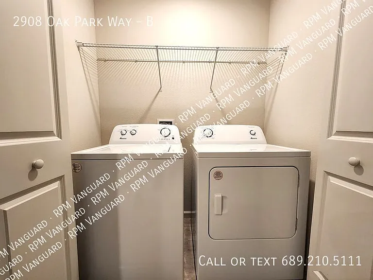 2908 Oak Park Way #B — Photo 14