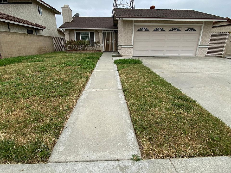 Front of home from curbside