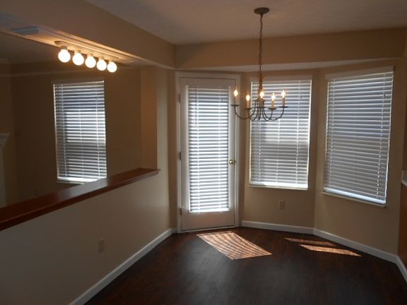 5th image of 17 W Woodstone