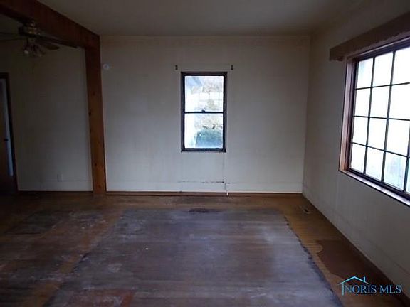 3rd image of 305 Lincoln St