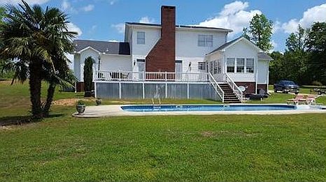 2nd image of 284 Hickory Dr