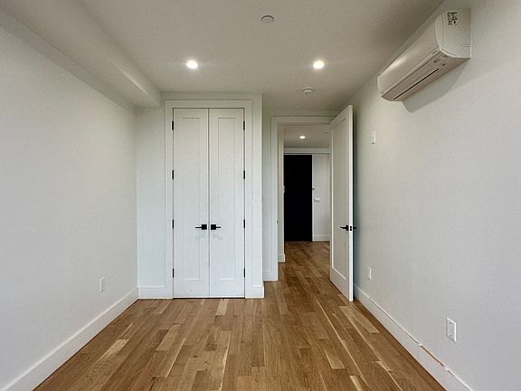 4th image of 2266 Atlantic Ave #5B