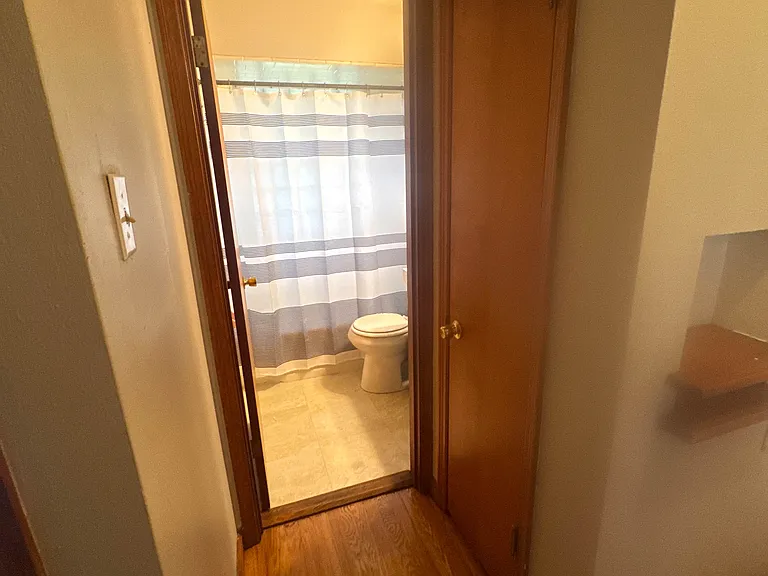 242 Royce Dr — Photo 9