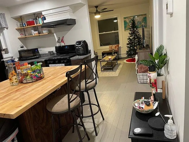 28 Franklin St #2 — Photo 3