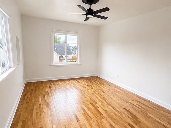 2nd image of 904 Naval Ave APT 2