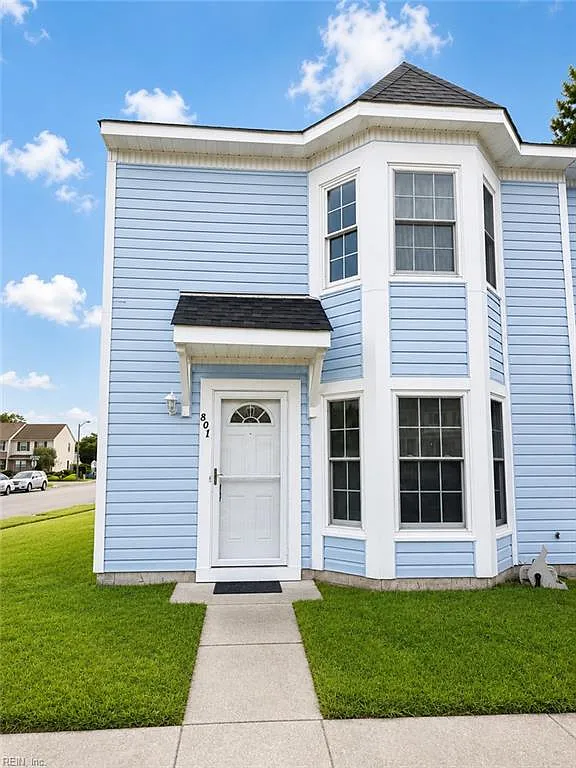 3 bed, 2.5 bath, 1344 sqft, $2,200 — Photo 1