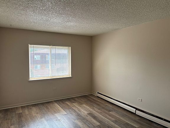 5th image of 1202 E Woodbury Ln #3B