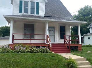 216 W Chamberlin St, Dixon, IL 61021
