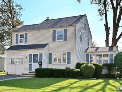 76 Ackerman Ave, Elmwood Park, NJ, 07407