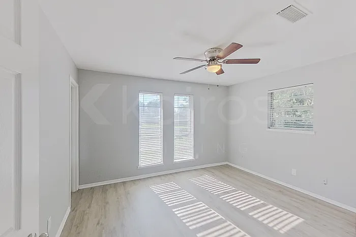 168 Creekview Dr E — Photo 14