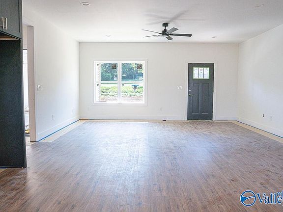 5th image of 3510 Godfrey Ave NE