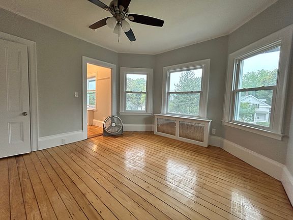 4th image of 820 Main St #5