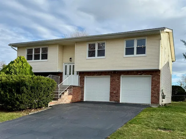 12 Helaine Court, Orangeburg, NY 10962