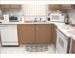 4th image of 750 SE 6th Ave APT 323