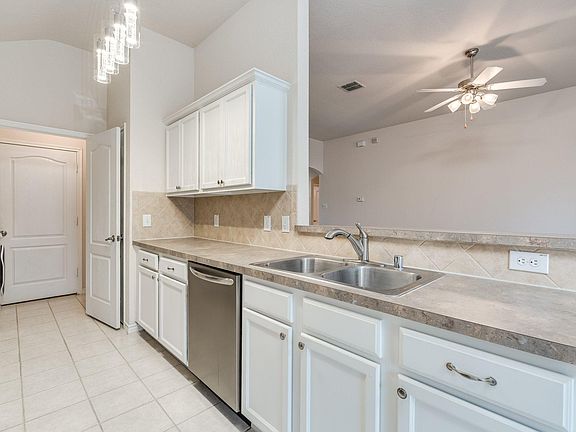 2nd image of 3717 Vista Greens Dr