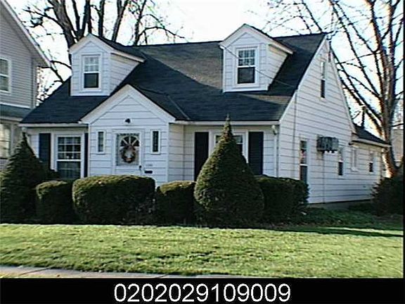 2nd image of 1130 King Ave