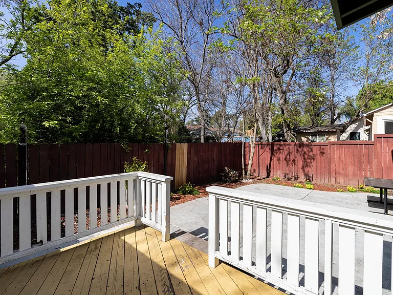 853 E San Antonio St #A — Photo 11