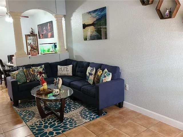 886 SW 149th Ct — Photo 2