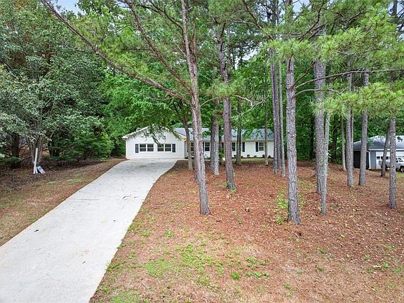 2nd image of 100 Willow Shoals Dr